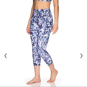 Women's Gaiam Om Elsie Print High-Waisted Pocket Capri Leggings